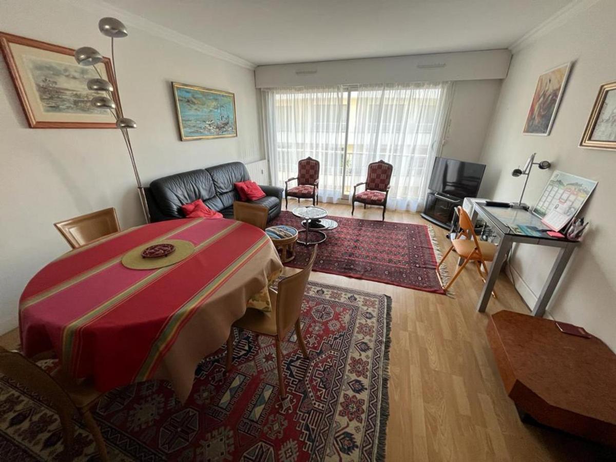 Appartement T4 Avec Parking, Balcon Et Proche Commerces A Biarritz - Fr-1-239-921 Exterior photo
