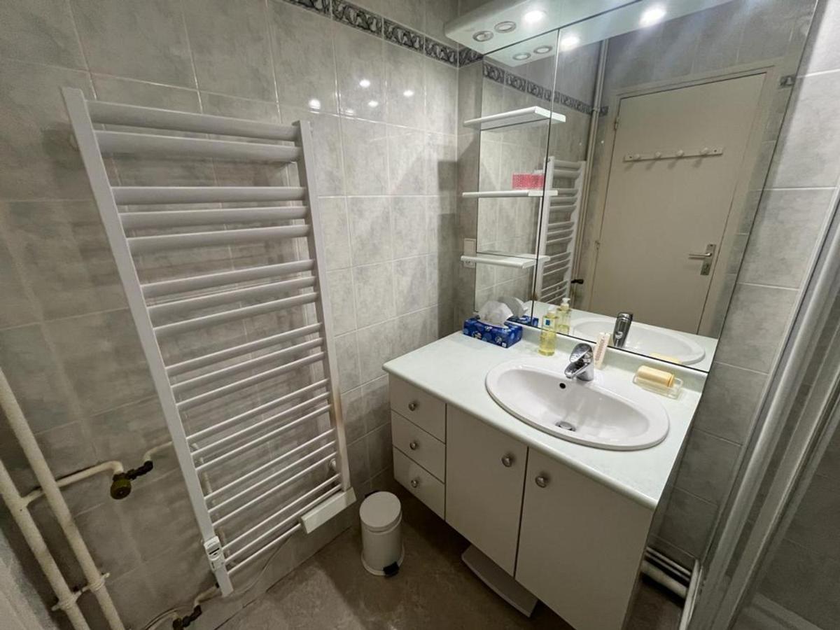 Appartement T4 Avec Parking, Balcon Et Proche Commerces A Biarritz - Fr-1-239-921 Exterior photo